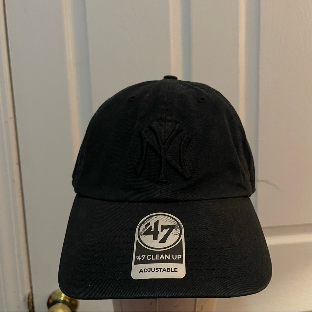 47 Black New York Yankees Clean Up Adjustable Cap